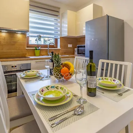 Apartment Blue Pula, New, Family Friendly, Comfortable, Free Parking And Wifi Exterior photo