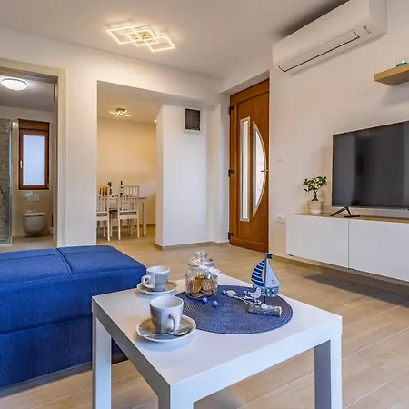 Apartment Blue Pula, New, Family Friendly, Comfortable, Free Parking And Wifi Exterior photo