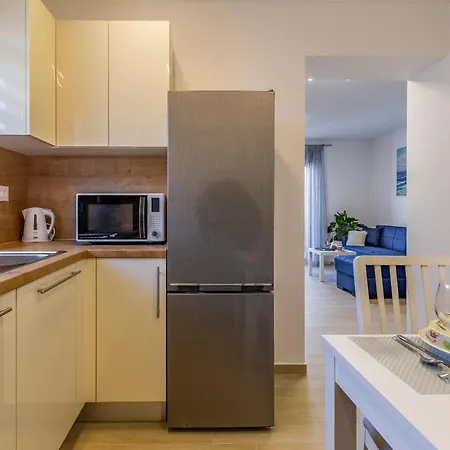 Apartment Blue Pula, New, Family Friendly, Comfortable, Free Parking And Wifi Exterior photo