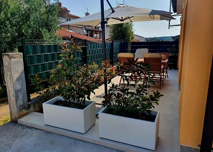 Apartment Blue Pula, New, Family Friendly, Comfortable, Free Parking And Wifi