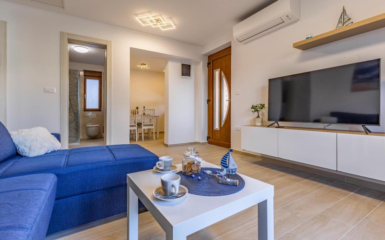 Blue Pula, New, Family Friendly, Comfortable, Free Parking And Wifi Apartmán *